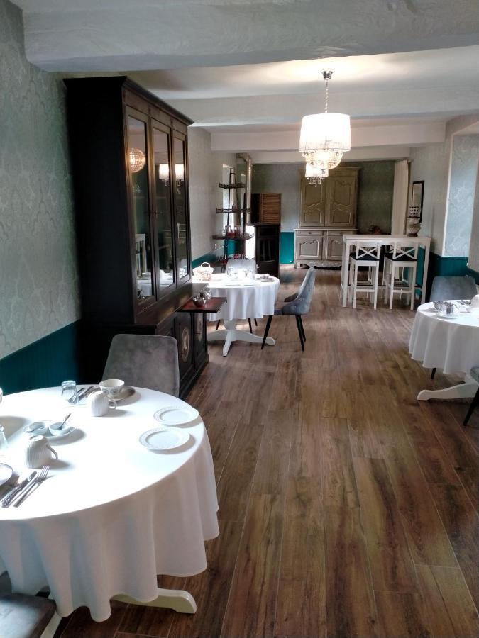 La Cour Des Ursulines Hotel Josselin Exterior foto